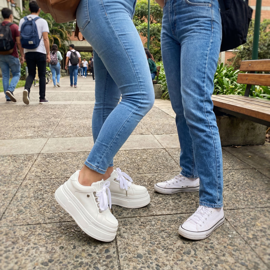 Ana, 23 años